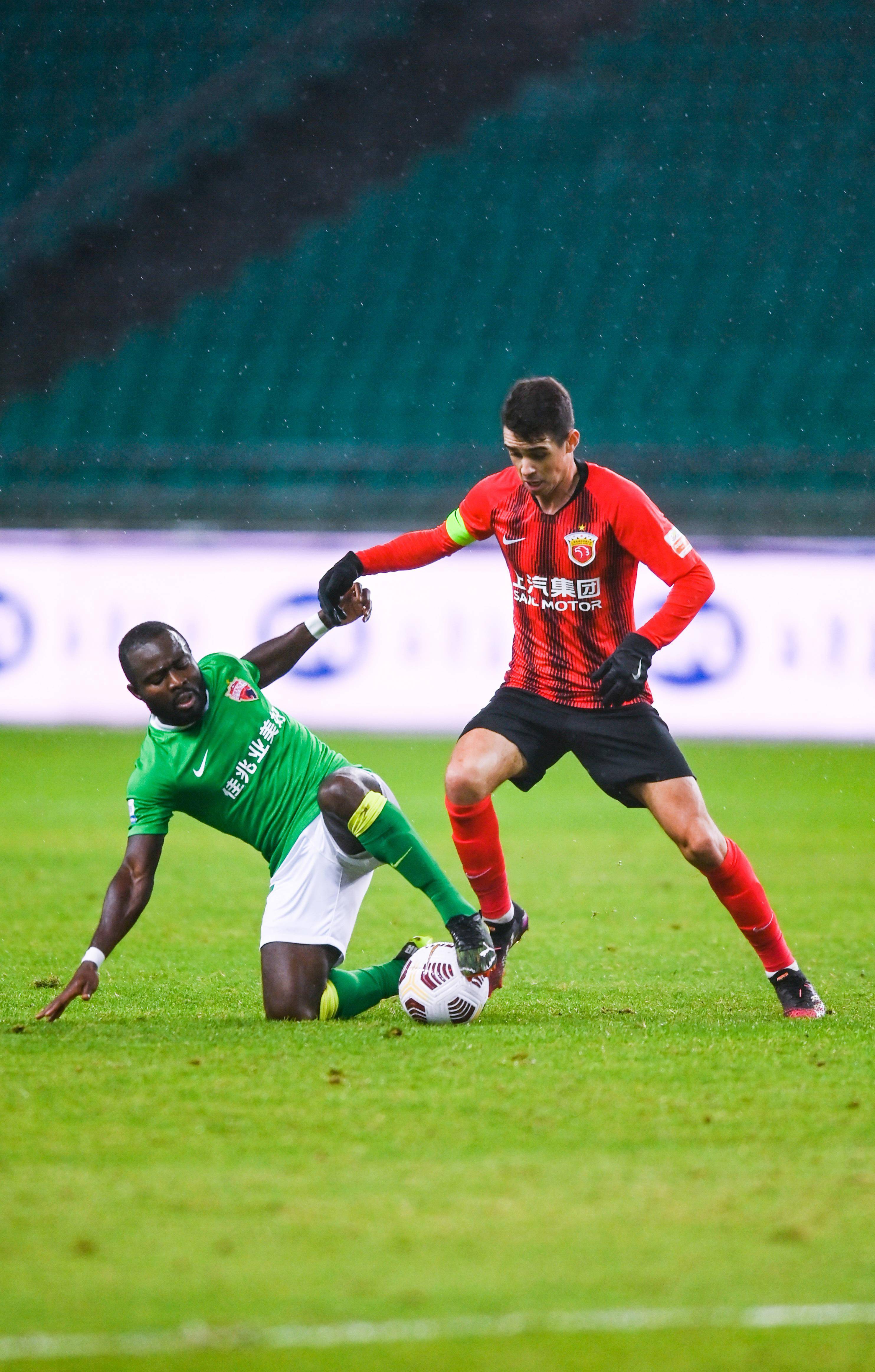 在压力下扭 在压力下扭